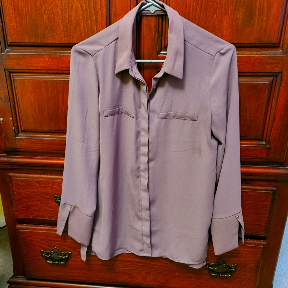 Stunning Keyhole back Dynamite Blouse